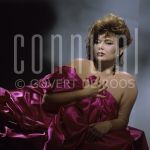 Maja van den Broecke at studio in Amsterdam.

[keywords]Posed, Actrice, Eyecontact, Sheet[/keywords]